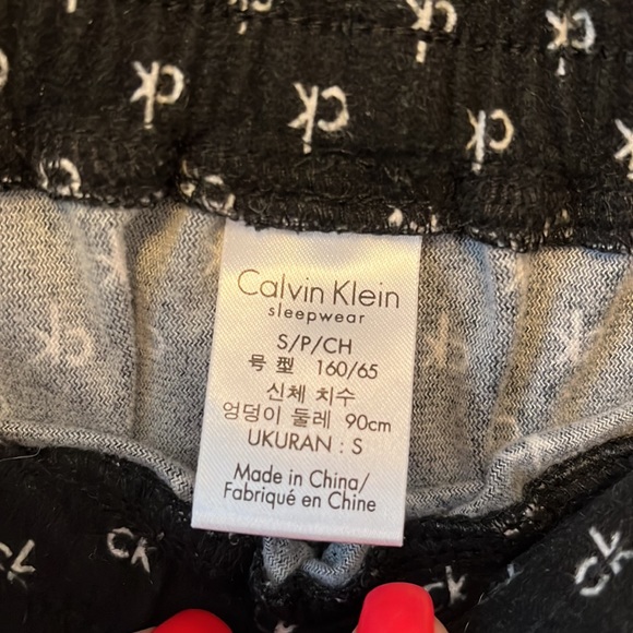 Calvin Klein pajama pants with tie waist. - Picture 3 of 3